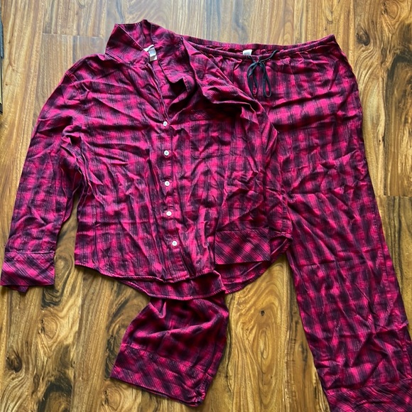 Victoria's Secret Other - Victoria’s Secret 2 piece pajamas